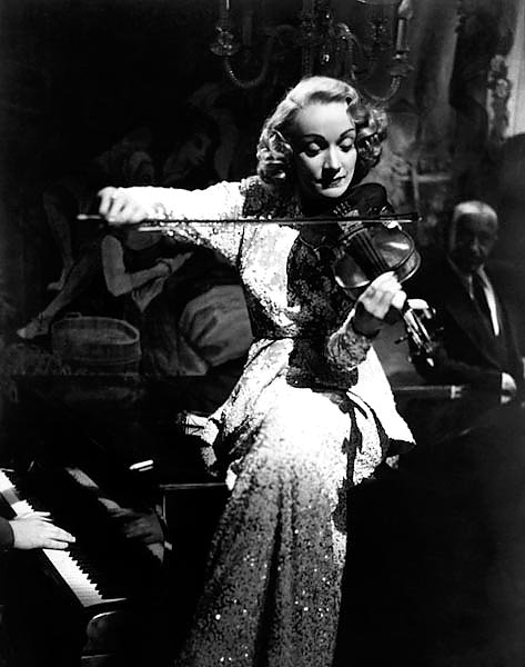 Dietrich, Marlene (A Foreign Affair)