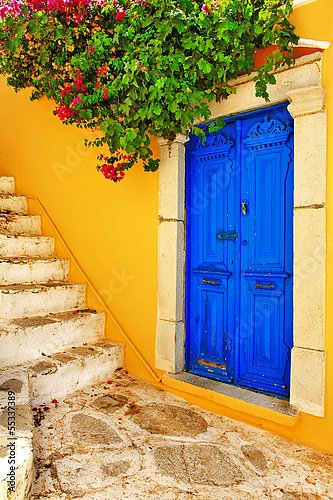 Греция. Санторини. Дверь и цветы