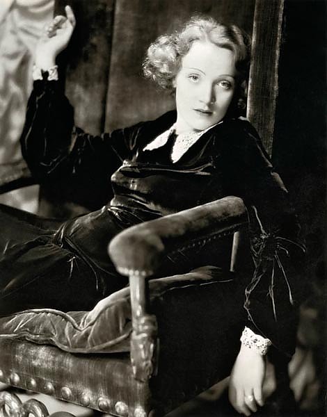 Dietrich, Marlene 11