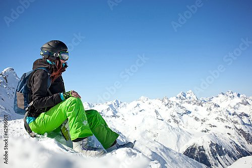 Сноубордистка в Альпах
