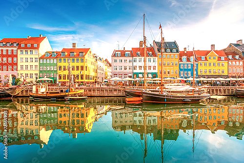 Дания, Копенгаген. Отражения в чистой воде