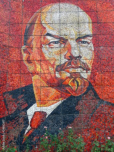 Портрет Ленина из мозаики в Сочи