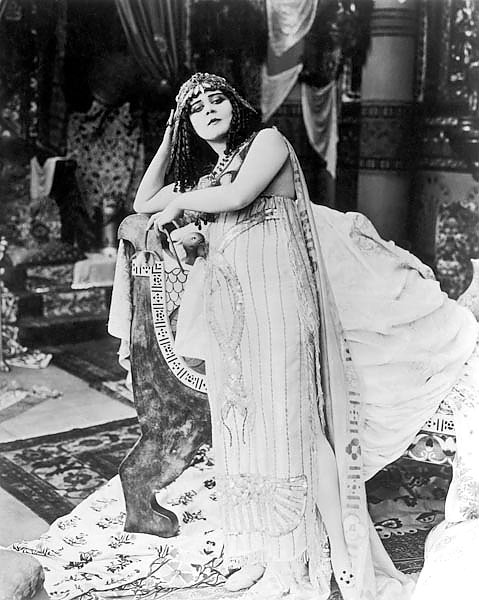 Bara, Theda (Cleopatra) 5