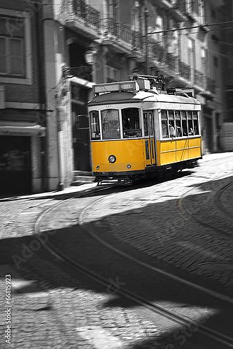 Португалия, Лиссабон. Желтый трамвай №6