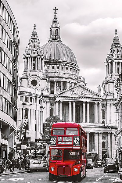 Лондонский красный автобус на улице
