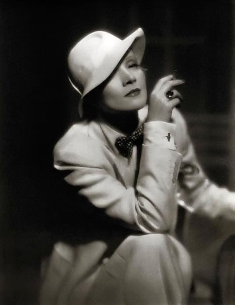 Dietrich, Marlene 24
