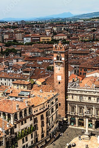 Италия. Верона. Панорама с крышами