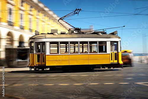Португалия, Лиссабон. Желтый трамвай №4