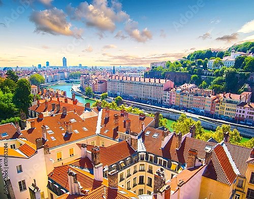 Франция, Лион. Вид на реку и крыши города