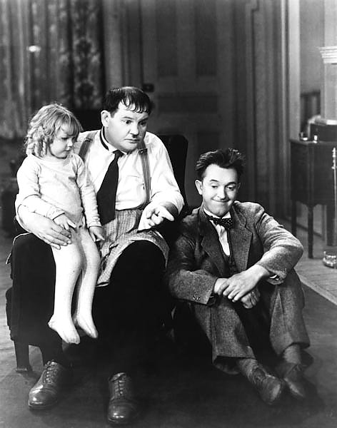 Laurel & Hardy (Pack Up Your Troubles) 2
