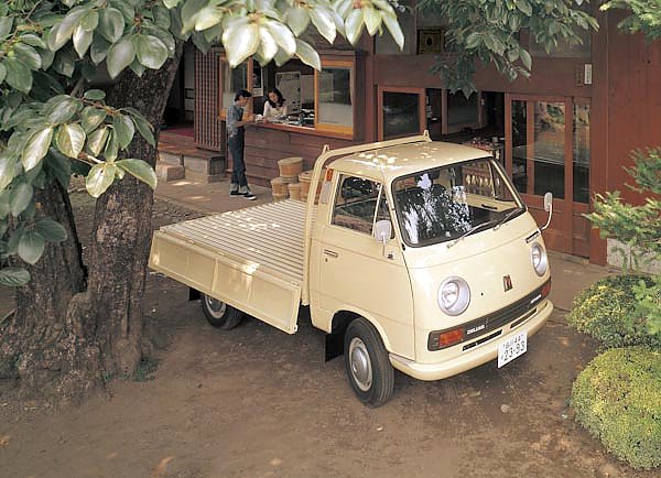 Mitsubishi Delica Pickup '1968–74