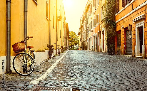 Постер Италия, Рим. Улица старого города с велосипедами