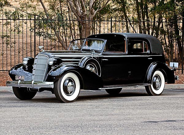 Cadillac V12 370-D Town Cabriolet by Fleetwood '1935