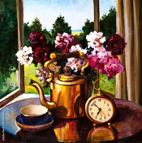 Букет цветов, часы и чайник у раскрытого окна