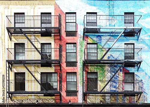 Красочные здания в восточном Манхэттене, Нью-Йорк