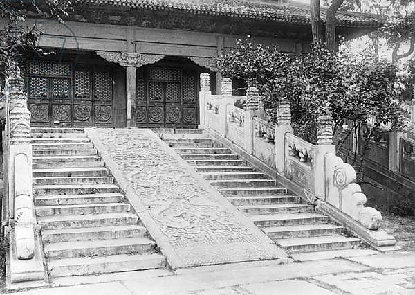 Tomb of the Emperor Yong Lo at Peking, China