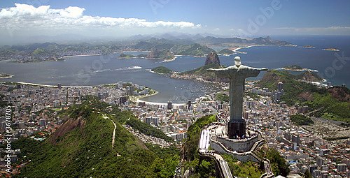 Бразилия, Рио-де-Жанейро. Иисус на фоне бухты