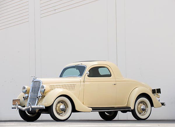 Ford V8 Deluxe 3-window Coupe '1935