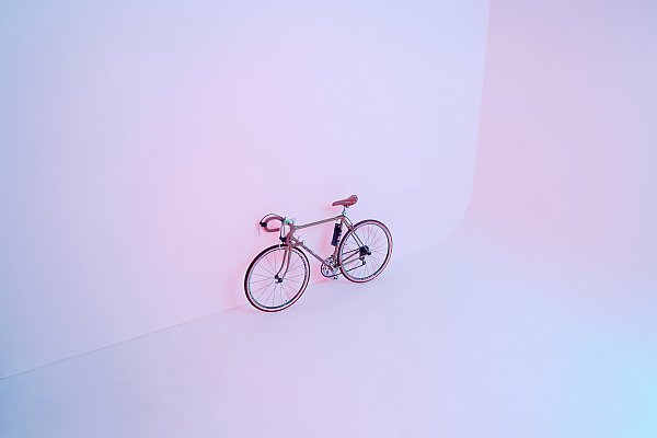 Велосипед в лиловом цвете