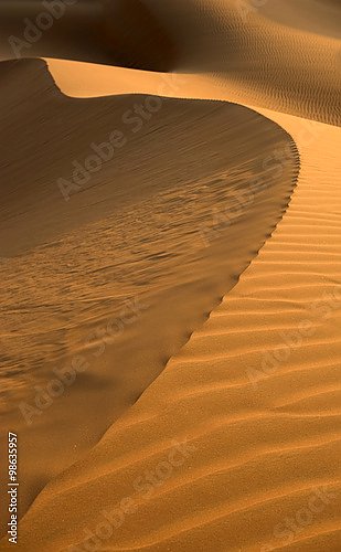 Изгиб песчаной дюны