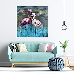 «Розовые фламинго» в интерьере классической гостиной над диваном