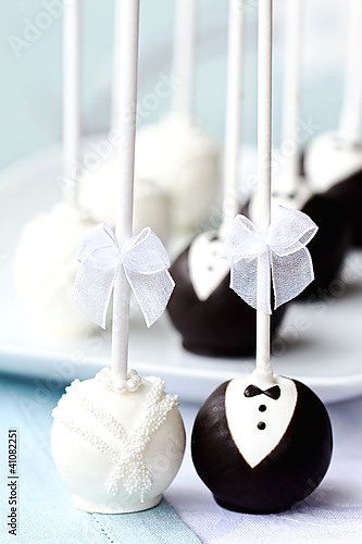 Свадебные пирожные на палочках