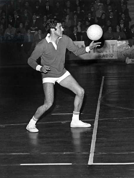 Bob Zaguri In The Artists Team At A Volley Ball Game At Coubertin Stadium Against A Team Of Journalists March 16, 1966