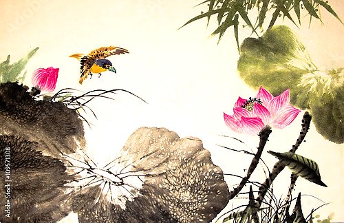 Птица над озером с цветущими лотосами