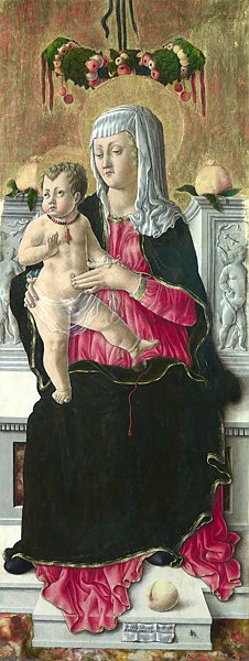Дева Мария с младенцем на троне