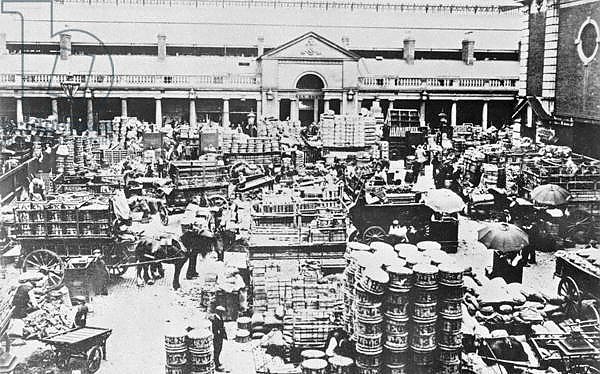 Loading Fruit at Covent Garden Market, 1900
