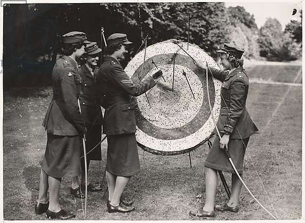 Auxiliary Territorial Service archers, c.1939-45