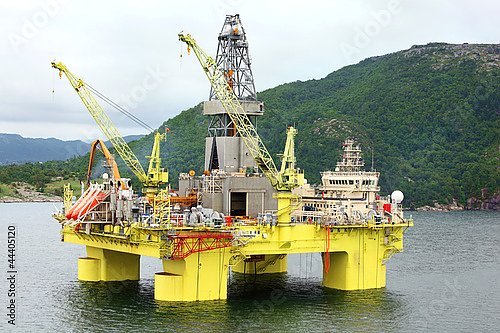Прибрежная нефтяная платформа 2