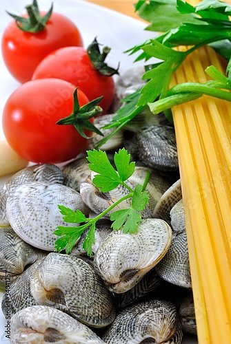 Ингредиенты для спагетти с моллюсками