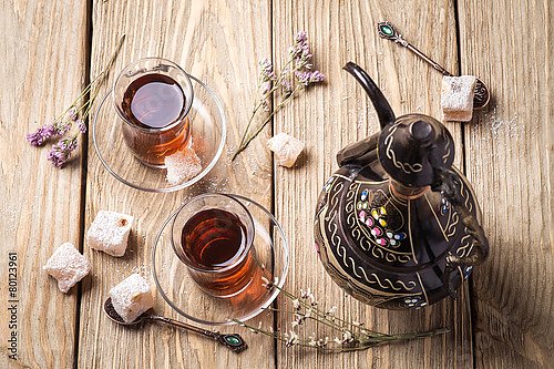 Турецкий чай со сладостями