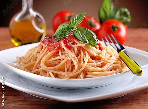 Спагетти с помидорами 