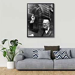«История в черно-белых фото 1104» в интерьере гостиной в скандинавском стиле с серым диваном