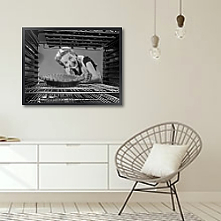 «История в черно-белых фото 616» в интерьере белой комнаты в скандинавском стиле над комодом