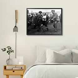«История в черно-белых фото 1041» в интерьере белой спальни в скандинавском стиле