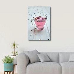 «Розовый цветочный чай» в интерьере светлой гостиной в скандинавском стиле
