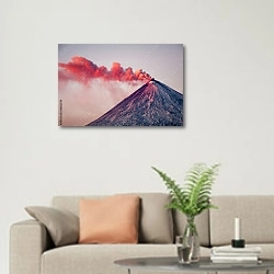 «Россия, Камчатка. Активный вулкан» в интерьере современной светлой гостиной над диваном