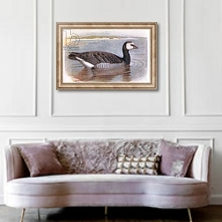 «Barnacle Goose 1» в интерьере гостиной в классическом стиле над диваном