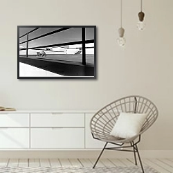 «История в черно-белых фото 825» в интерьере белой комнаты в скандинавском стиле над комодом