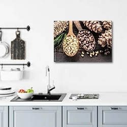 «Кедровые орешки в деревянных ложках» в интерьере кухни над мойкой