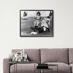 «История в черно-белых фото 435» в интерьере в скандинавском стиле над диваном