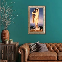 «Венера» в интерьере гостиной с зеленой стеной над диваном