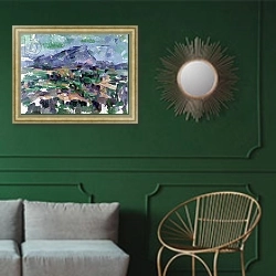 «Montagne Sainte-Victoire, 1904-06» в интерьере классической гостиной с зеленой стеной над диваном