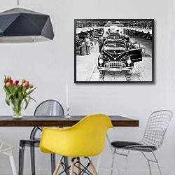 «История в черно-белых фото 927» в интерьере столовой в скандинавском стиле с яркими деталями