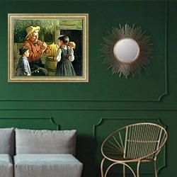 «Jack-o-Lantern» в интерьере классической гостиной с зеленой стеной над диваном