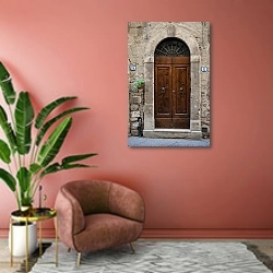 «Италия, Тоскана. Колле-ди-Валь-д'Эльса №4. Дверь» в интерьере современной гостиной в розовых тонах