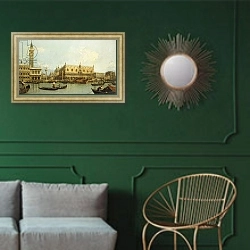 «The Molo, Venice, from the Bacino di S. Marco,» в интерьере классической гостиной с зеленой стеной над диваном